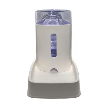 מתקן מים לכלב חופשה